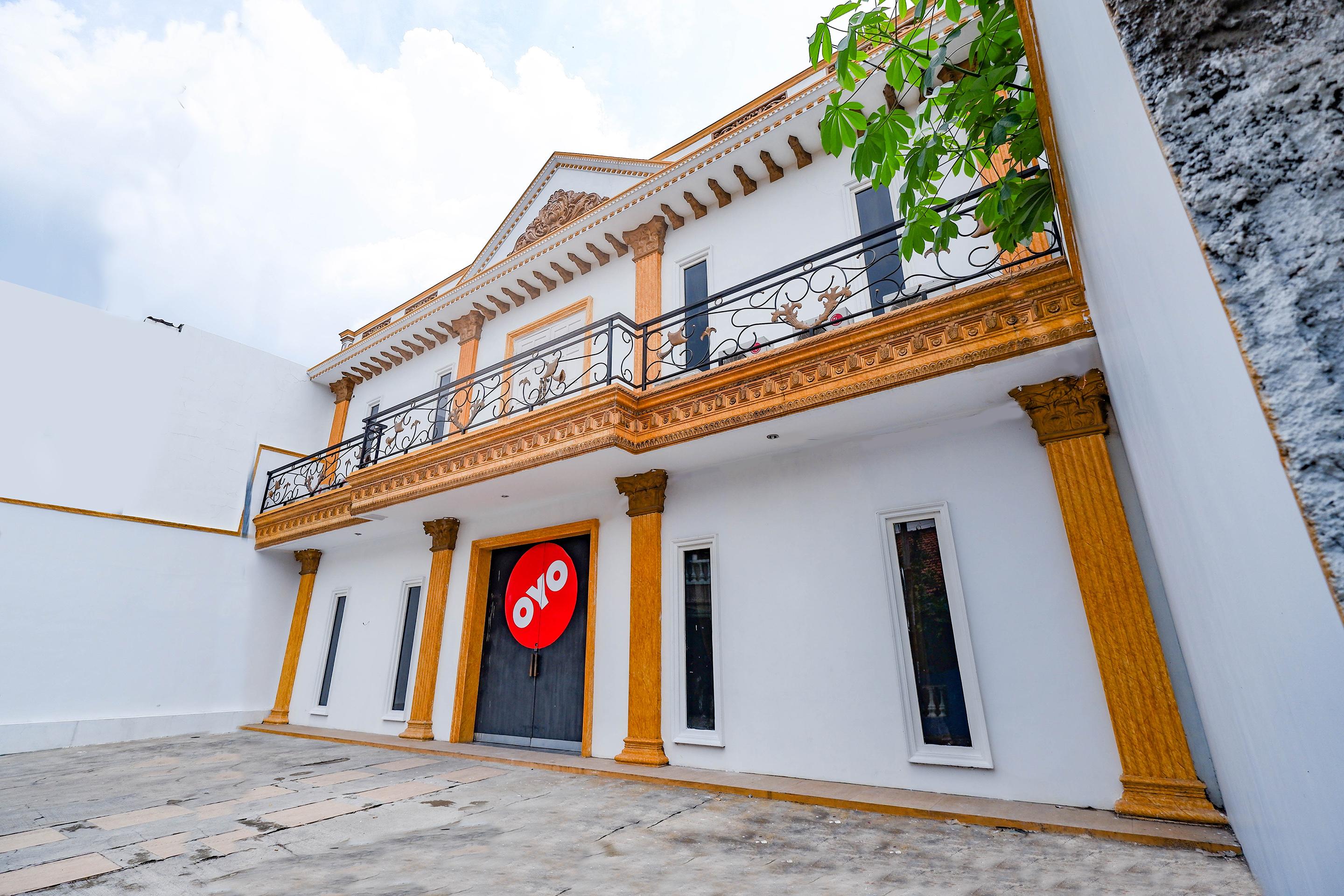 Hotel Oyo 2856 Fortuna Syariah 2*